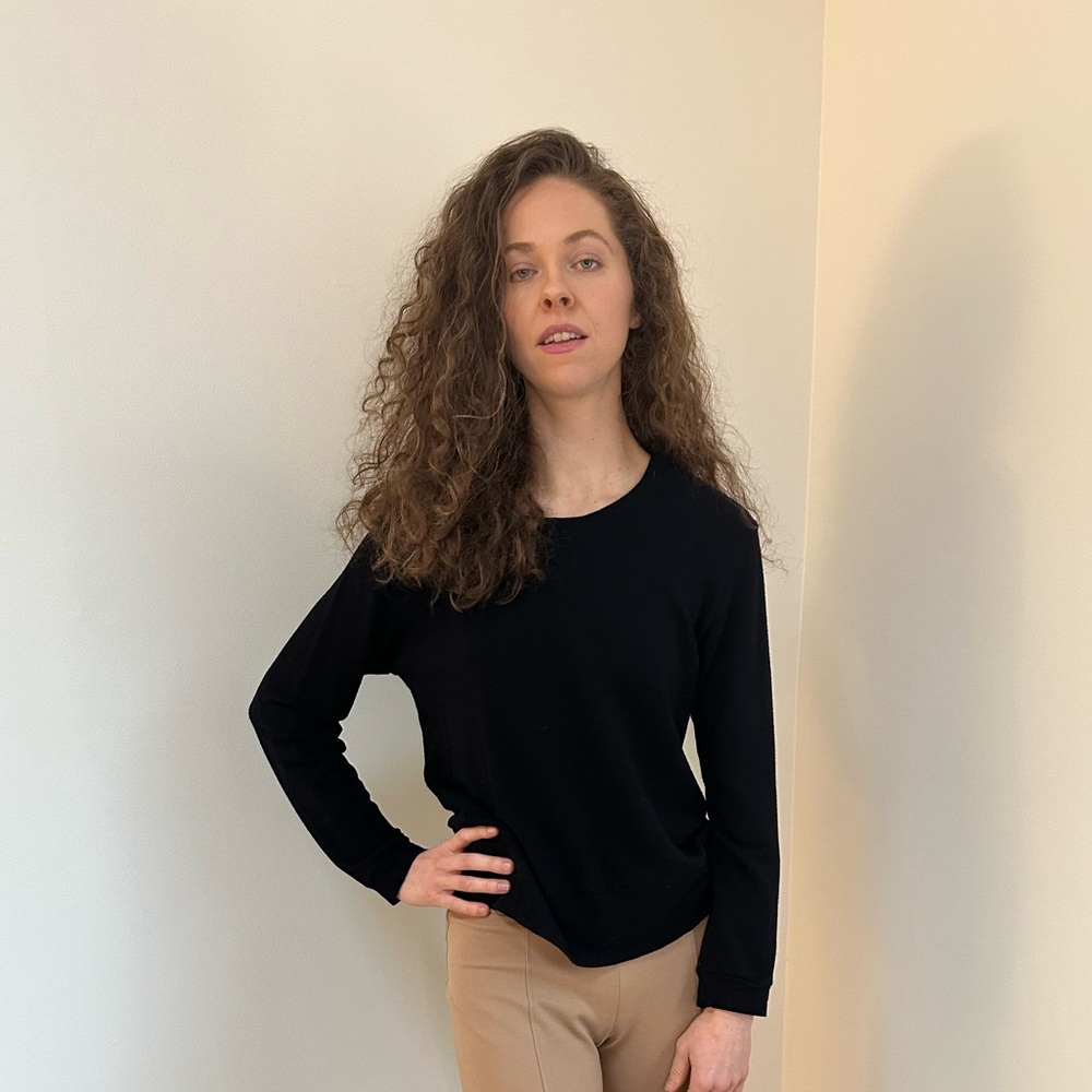 Monrow Classic Black Crewneck